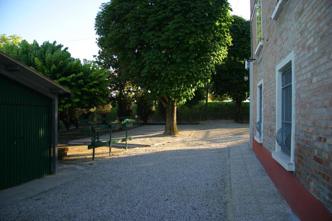 Villa Lilli 2 Ferrara Esterno foto